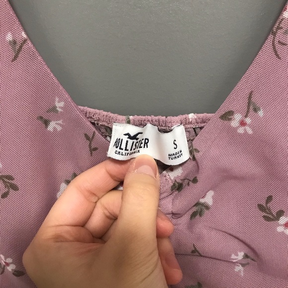 Hollister Cinch-Front Cap-Sleeve in Size Small - Picture 4 of 5